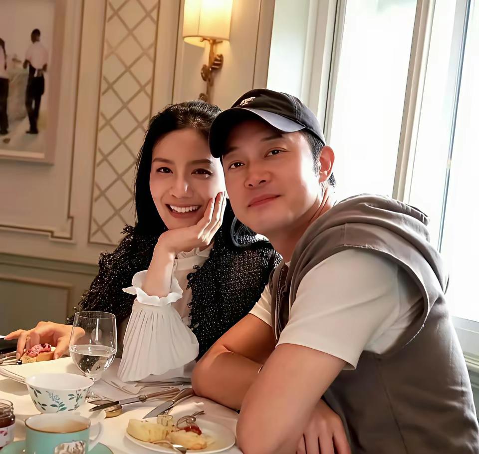 沙溢胡可二位模范夫妻