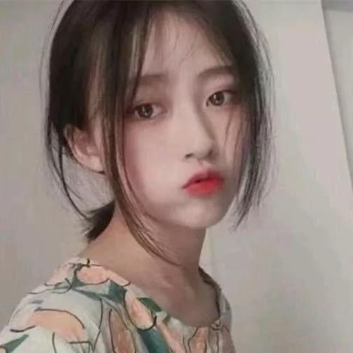 红唇女孩，清新可爱黑发红唇女神 红唇美人照 红唇美少女 红唇写真 红唇生活照 红