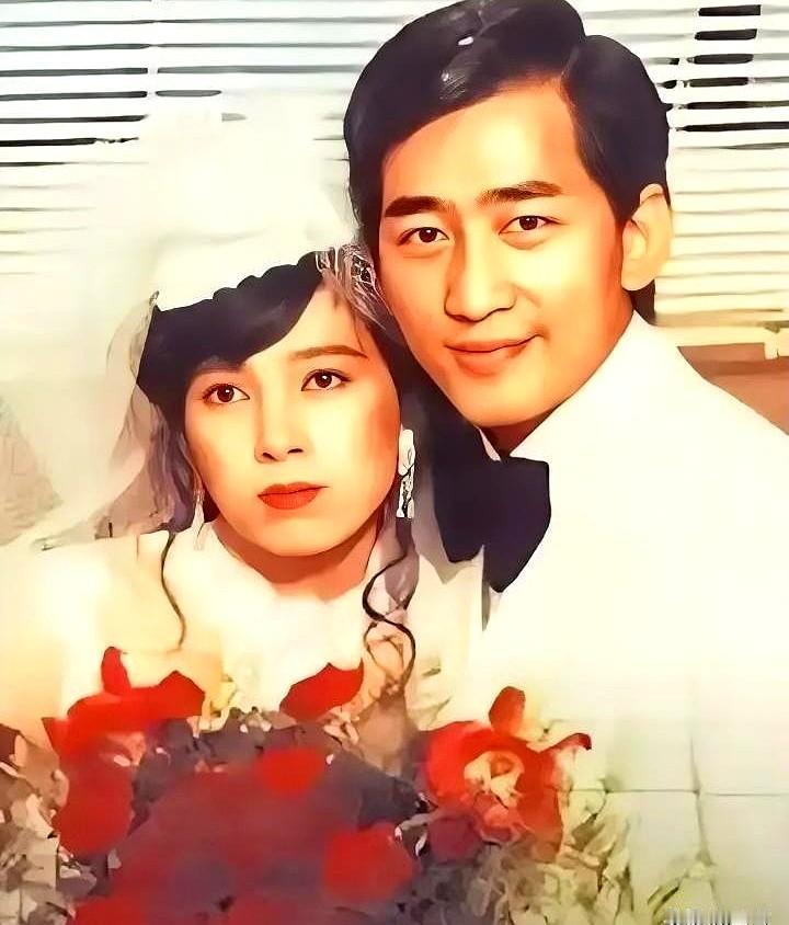 传奇人物许纯美今天又被推上热搜,网友截了她那句“人生从美有固定的活法”做表情包,