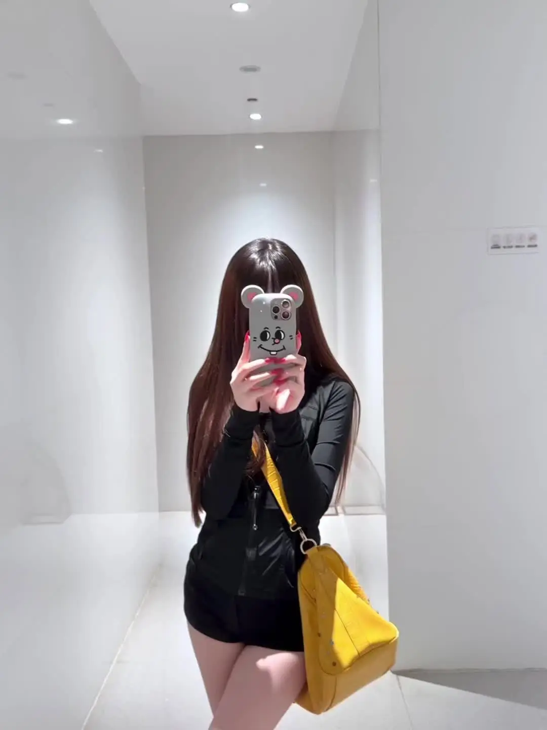 聊了八百个 还是惦记那个不回信息的