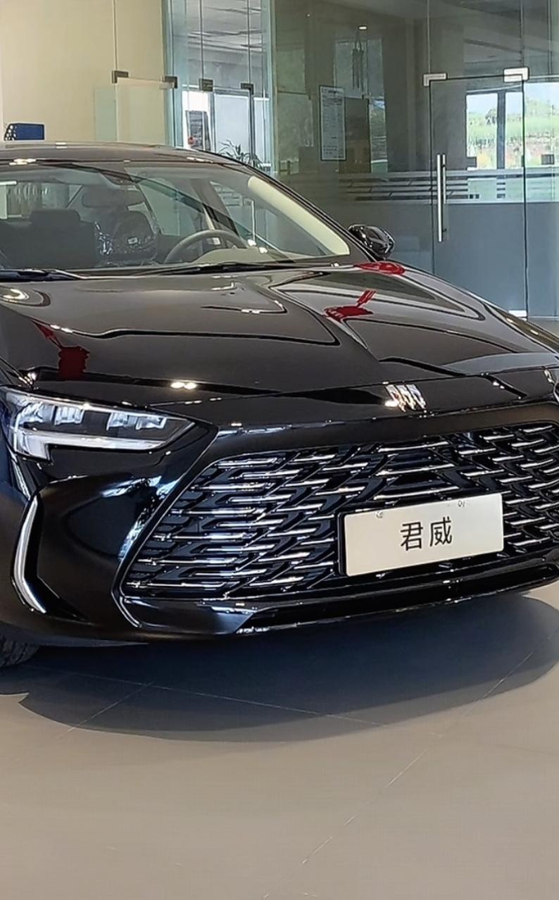 我感觉买25T超享版的配置比较的合适，尤其是动力家用也够了，没必要动力过剩。1.