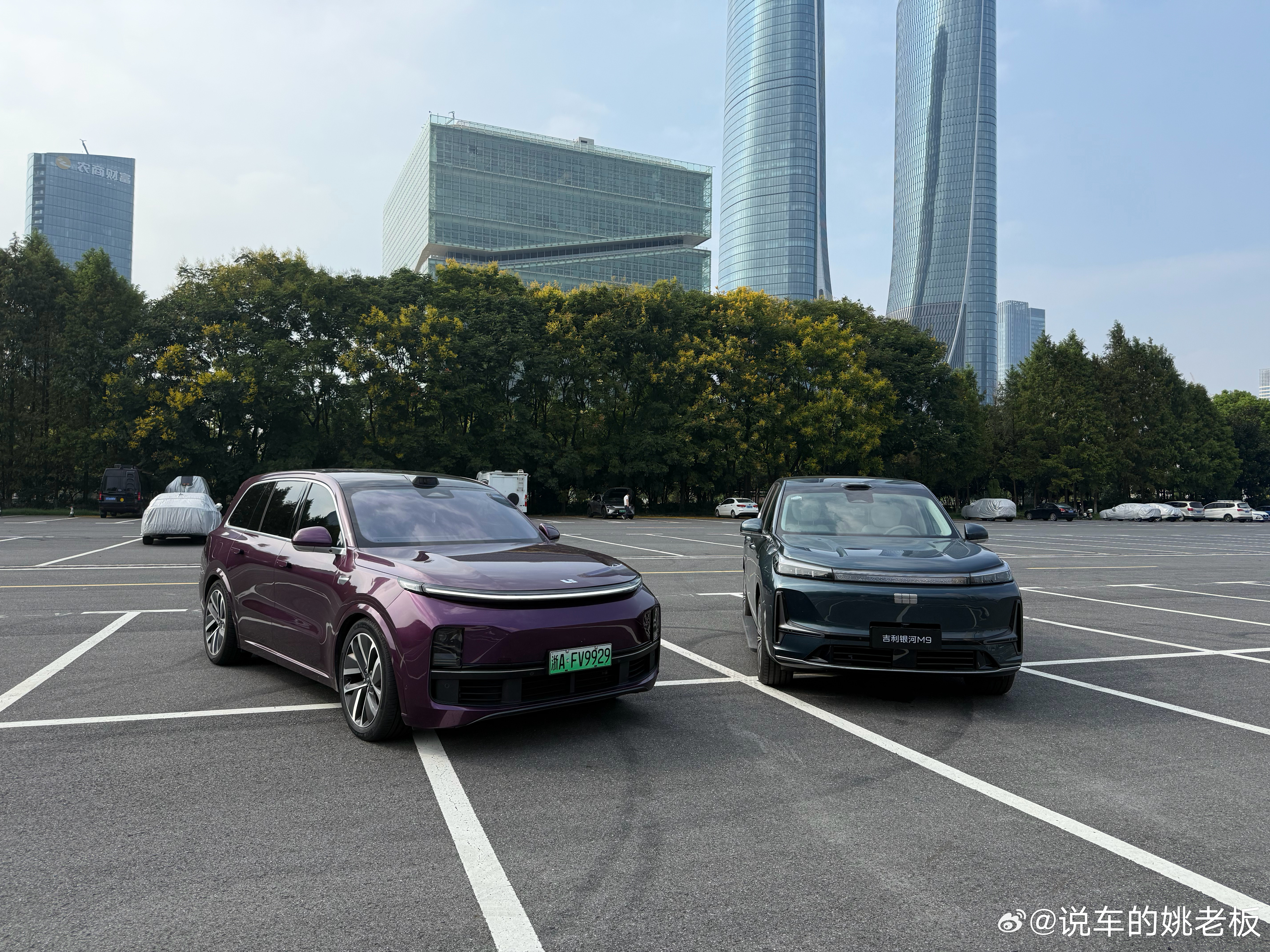 一台40W 一台不到20W 给你你买哪个？[馋嘴]跟姚老板混一天吃9顿[超话] 