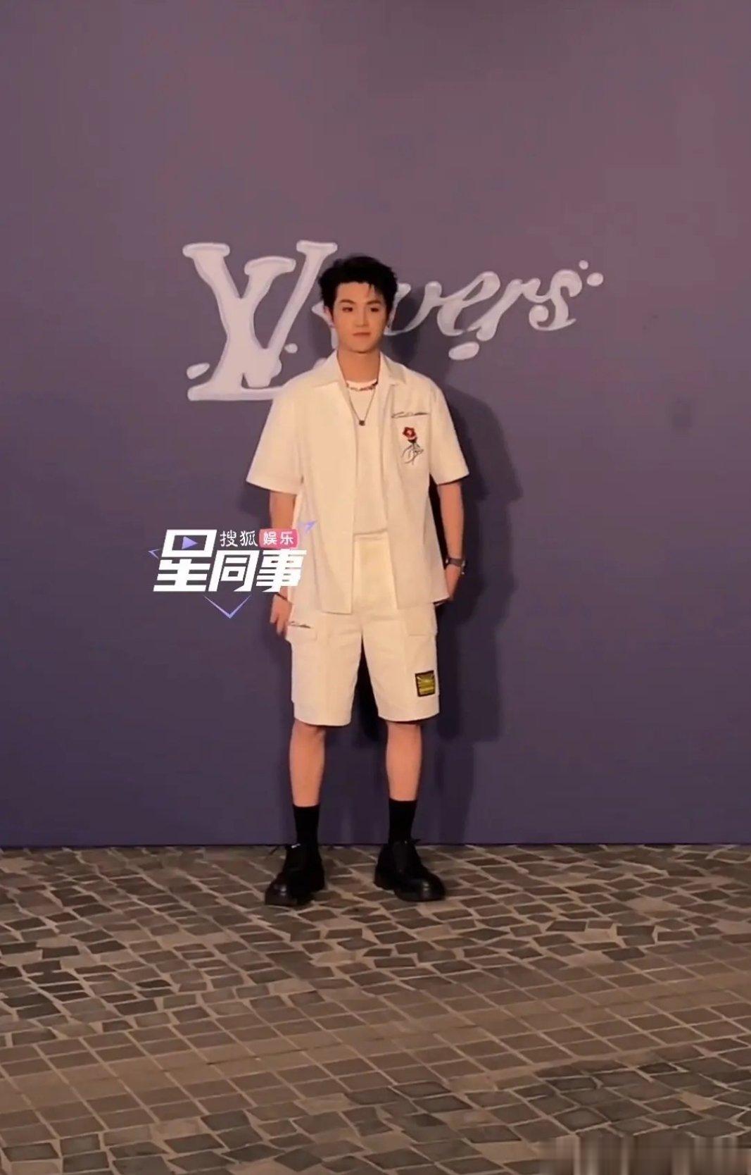 谁把丑驴穿的最好看。[doge] ​​​