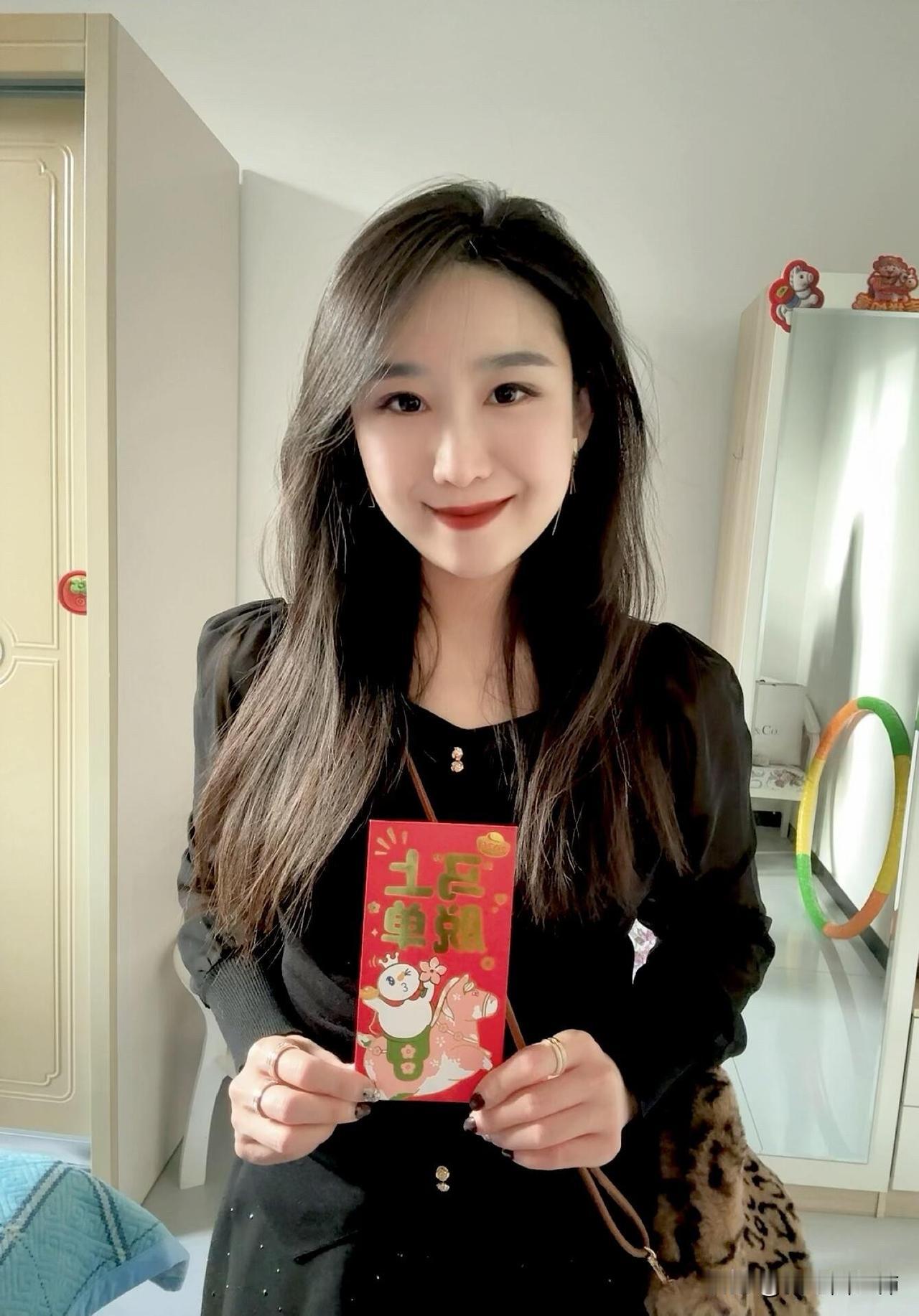 我爸催我找对象
今早我爸送我去沧州路上和我说，差不多就行了，三十好几了～再不结婚