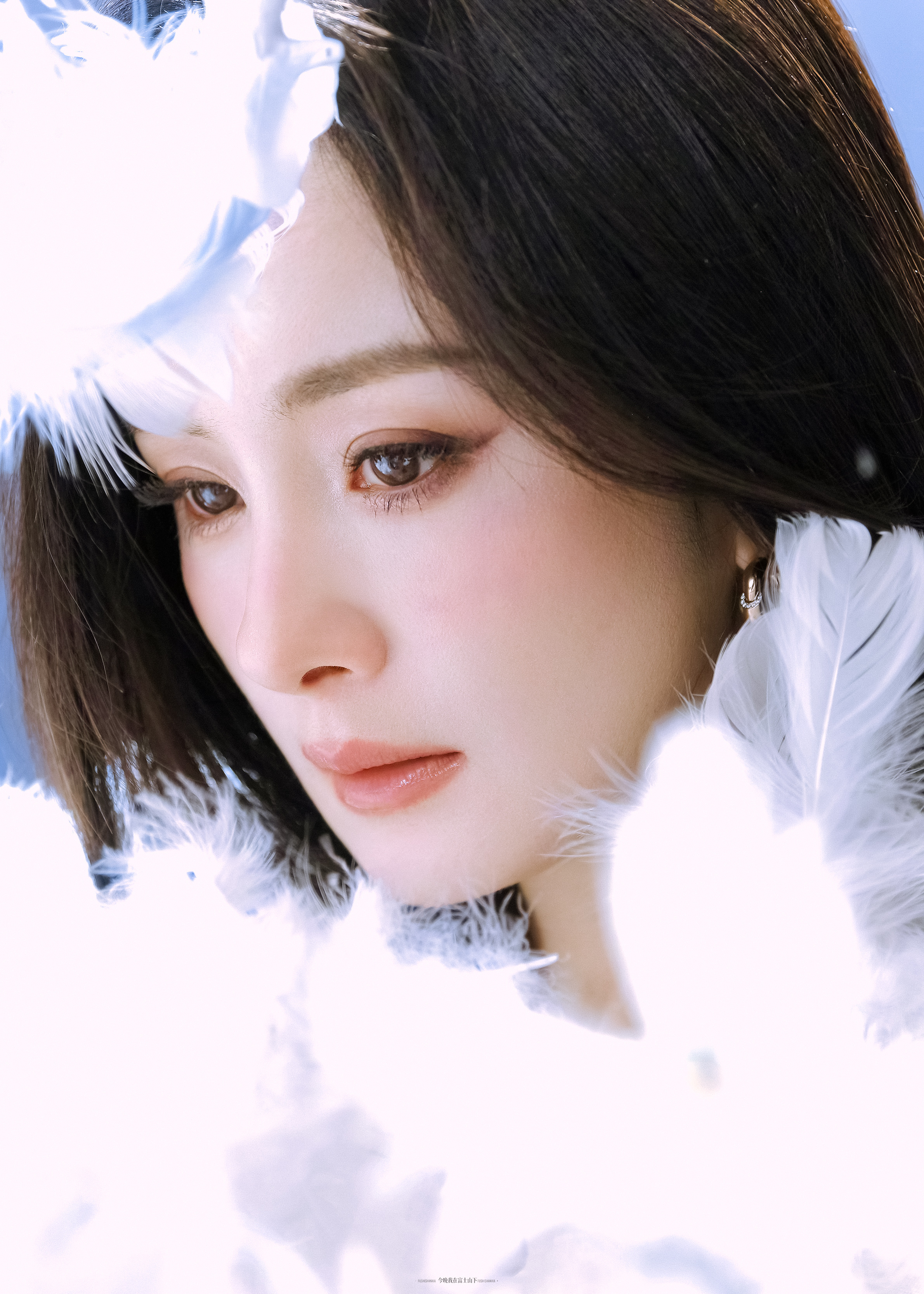 杨幂[超话] [哇]杨幂0912生日快乐    ᖰ• ֊ •ᖳ听耳机⟡ 🖤🩶