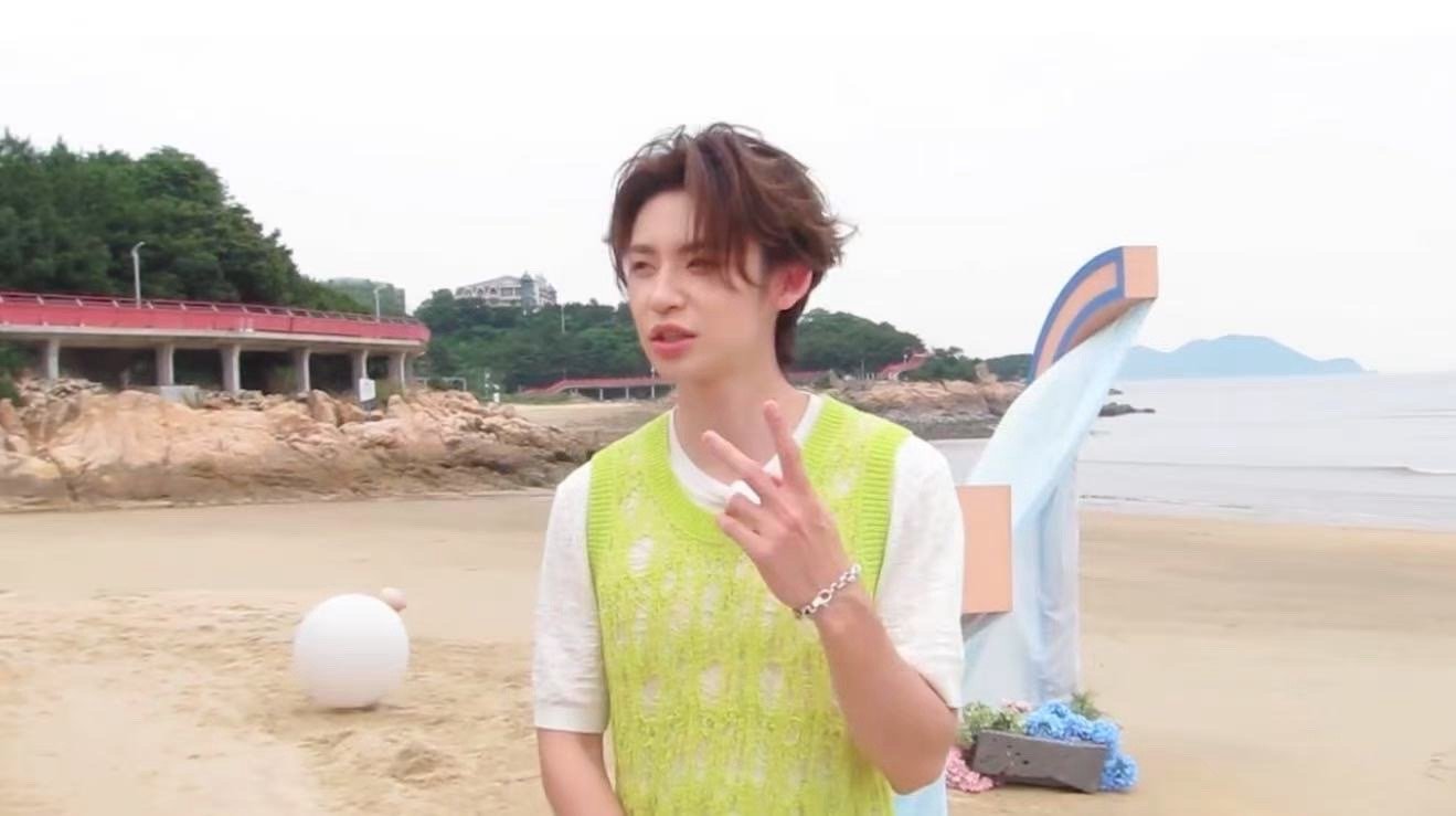 白鹿说小鬼是她的rapper老师 两人在奔跑吧 里不仅玩游戏超有梗，还暗戳戳约定