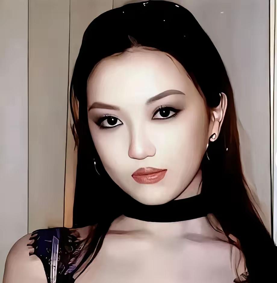 李嫣太宠爹了，一句话就让喜欢折腾的李亚鹏感动落泪了！小小年纪就对她爹说了一句很霸