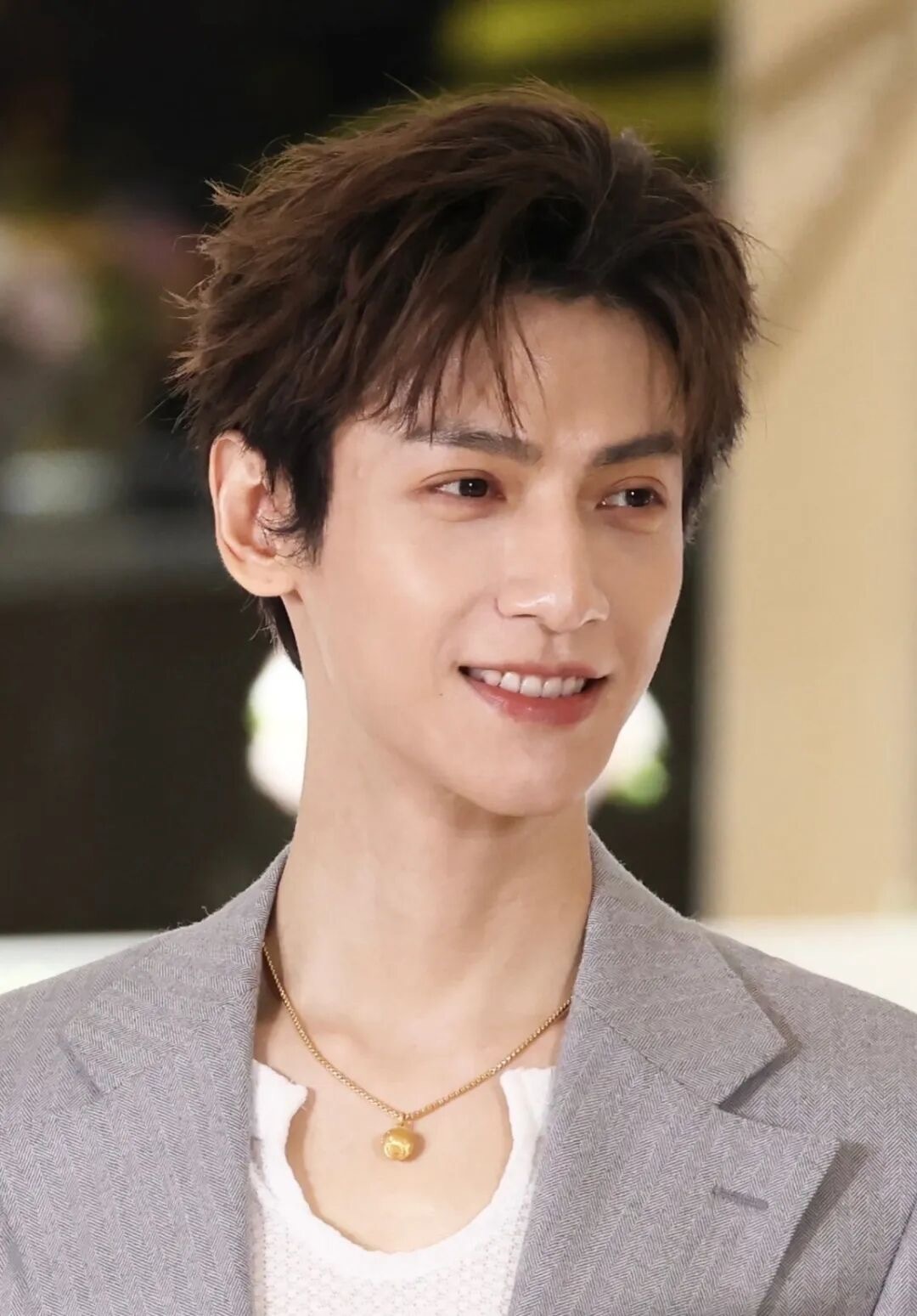 罗云熙现在基本上都是自己想拍的戏才拍，递过来的本子百分之九十都是古装戏，下部剧也