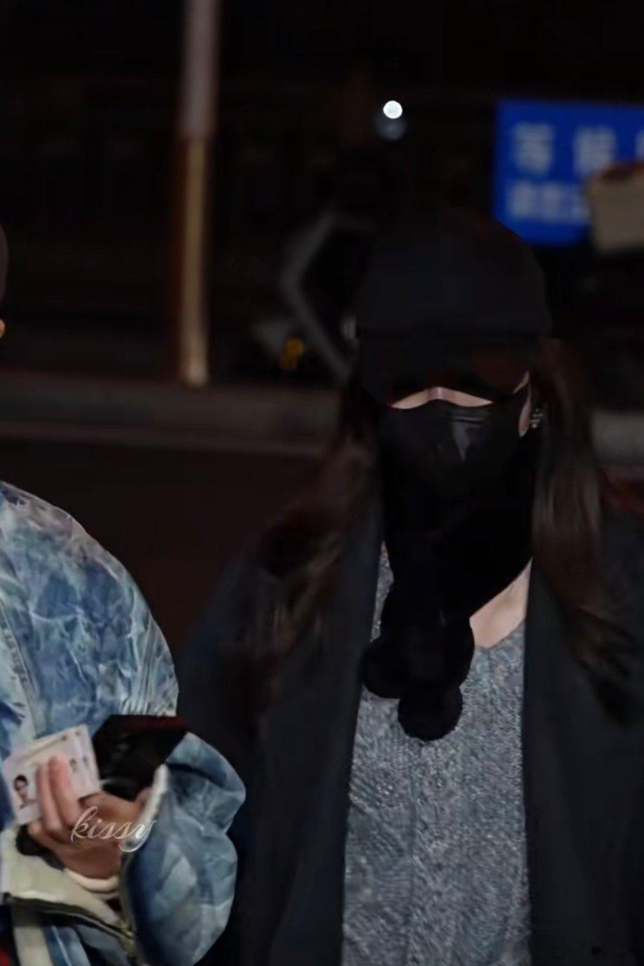 侯主播上春晚彩排了，应该不是主持吧好期待 