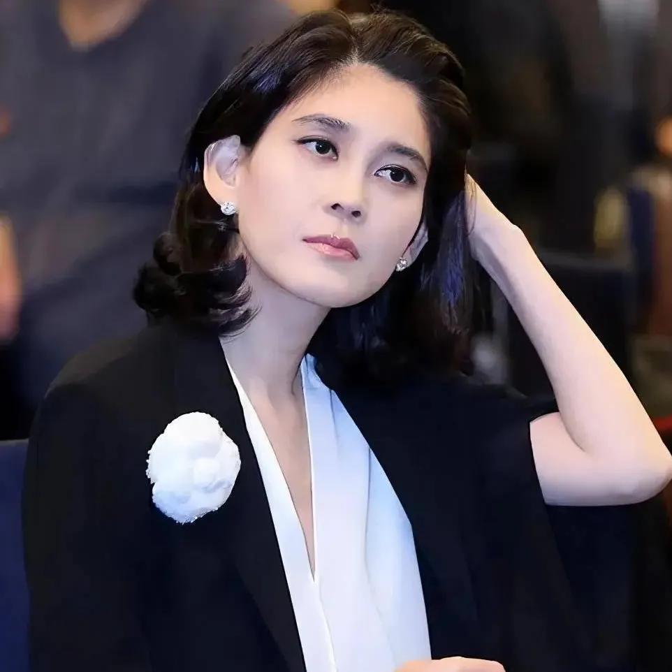 韩国独检组对尹锡悦夫人金建希申请逮捕令！

8月7日，韩联社报道:“负责调查金建