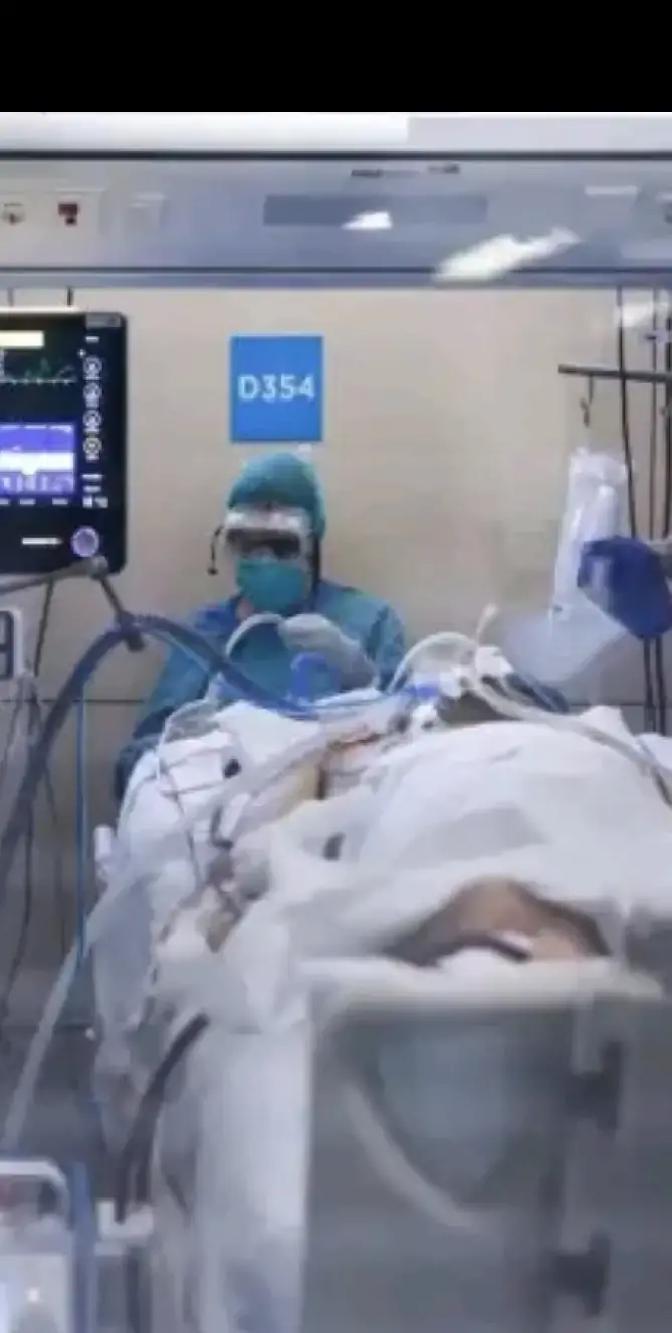 刷到个抖音短剧，说58岁老哥省吃俭用一辈子，脑出血走了，葬礼第二天老伴就把他旧衣