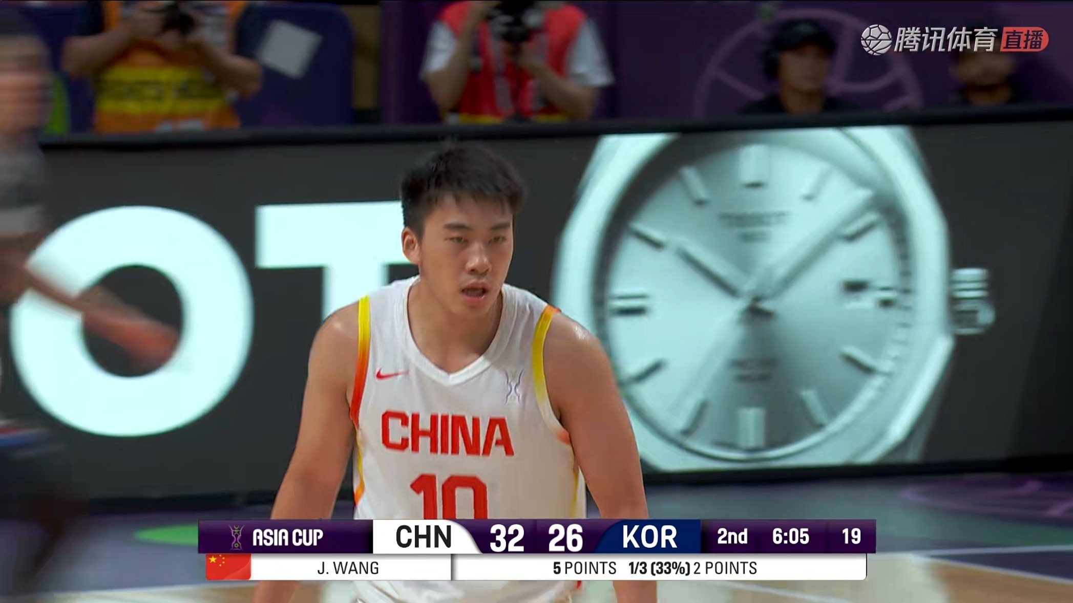 王俊杰篮下强打命中中国男篮vs韩国男篮 ​​​