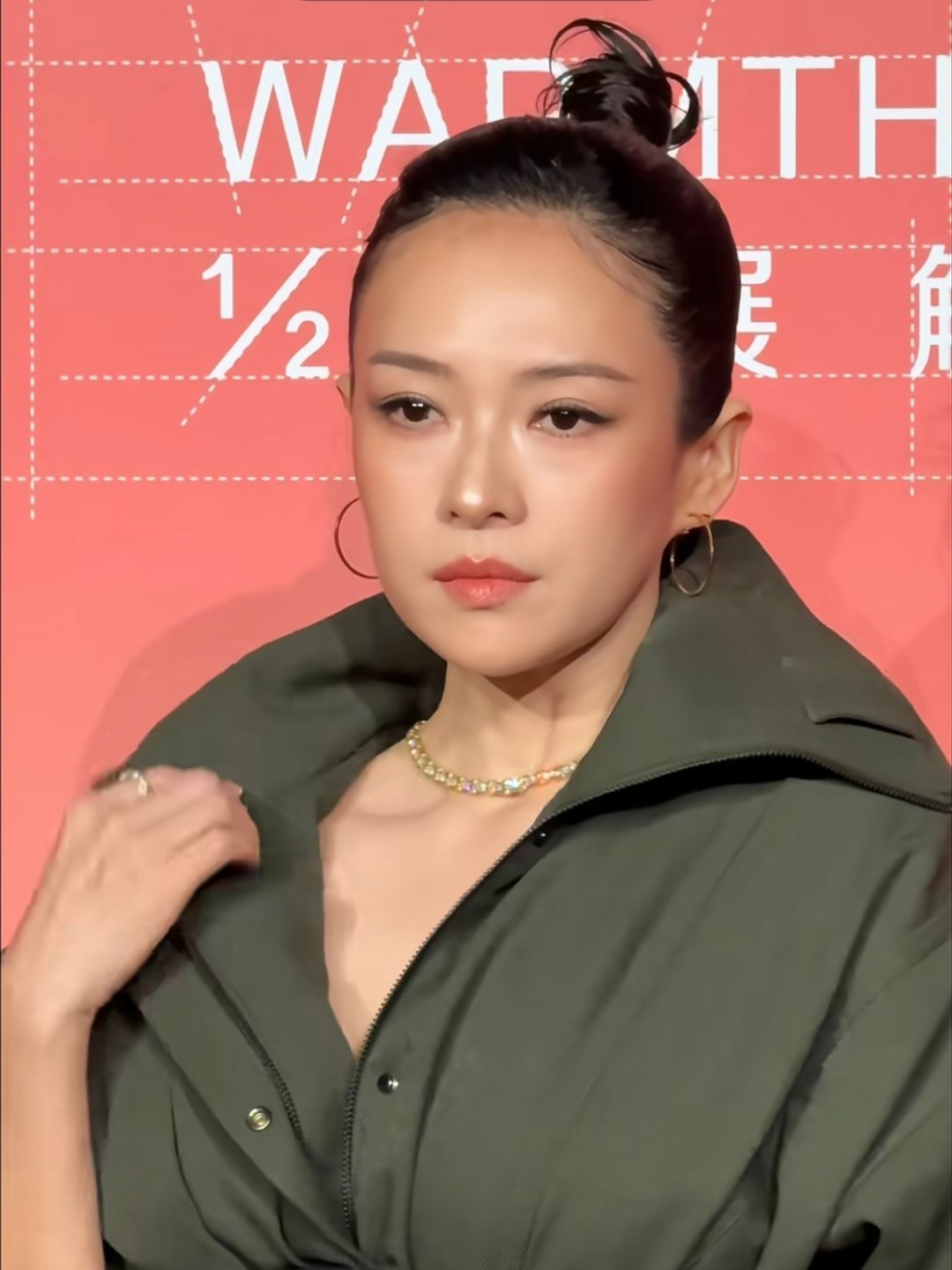 章子怡的脸居然也有膨胀感了，岁月不饶人啊 ​​​