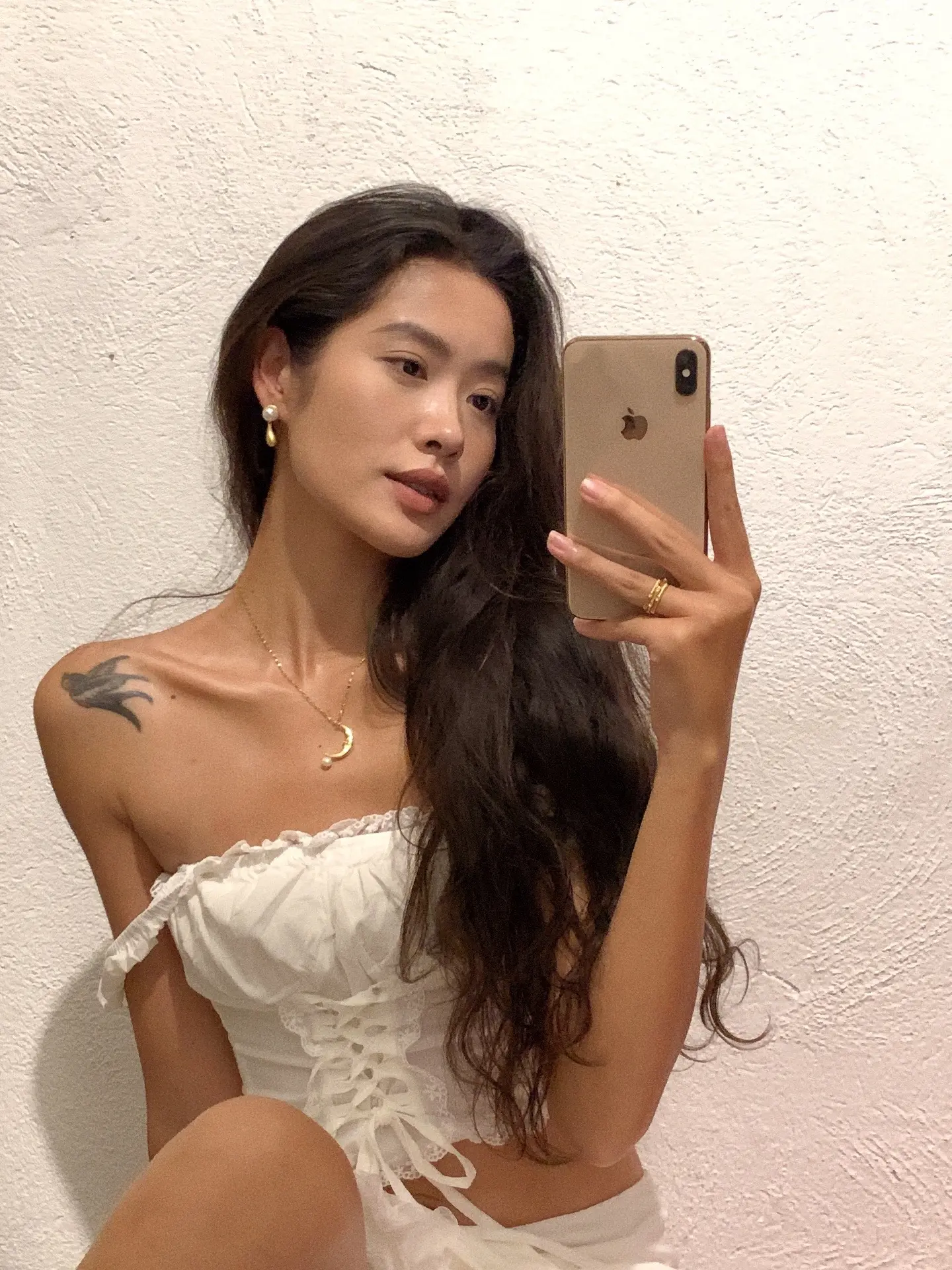 是大大方方的性感。