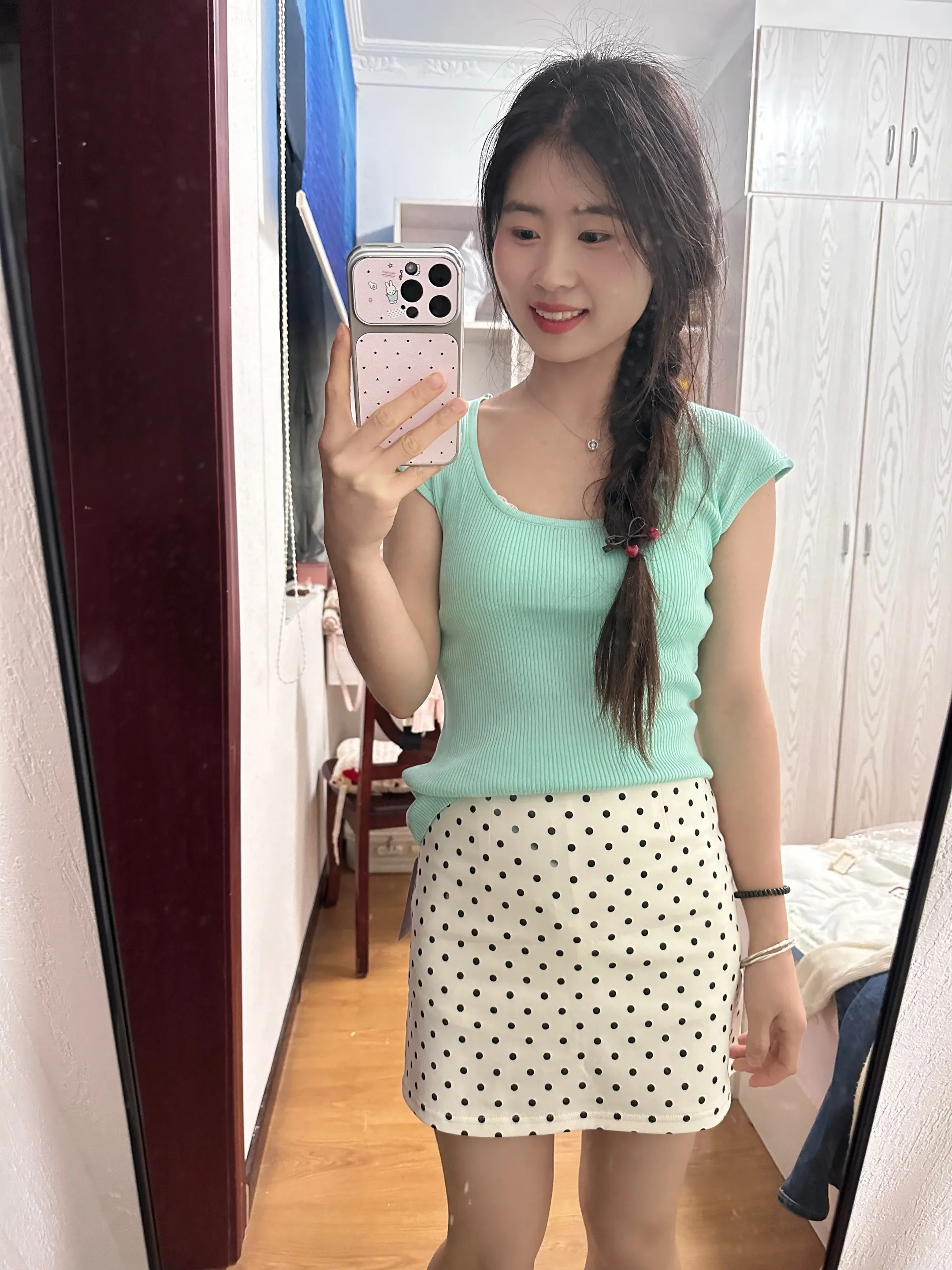 我的婚姻观是，只要他不出轨，有上进心，不家暴，有责任心，不欺骗我，有钱...