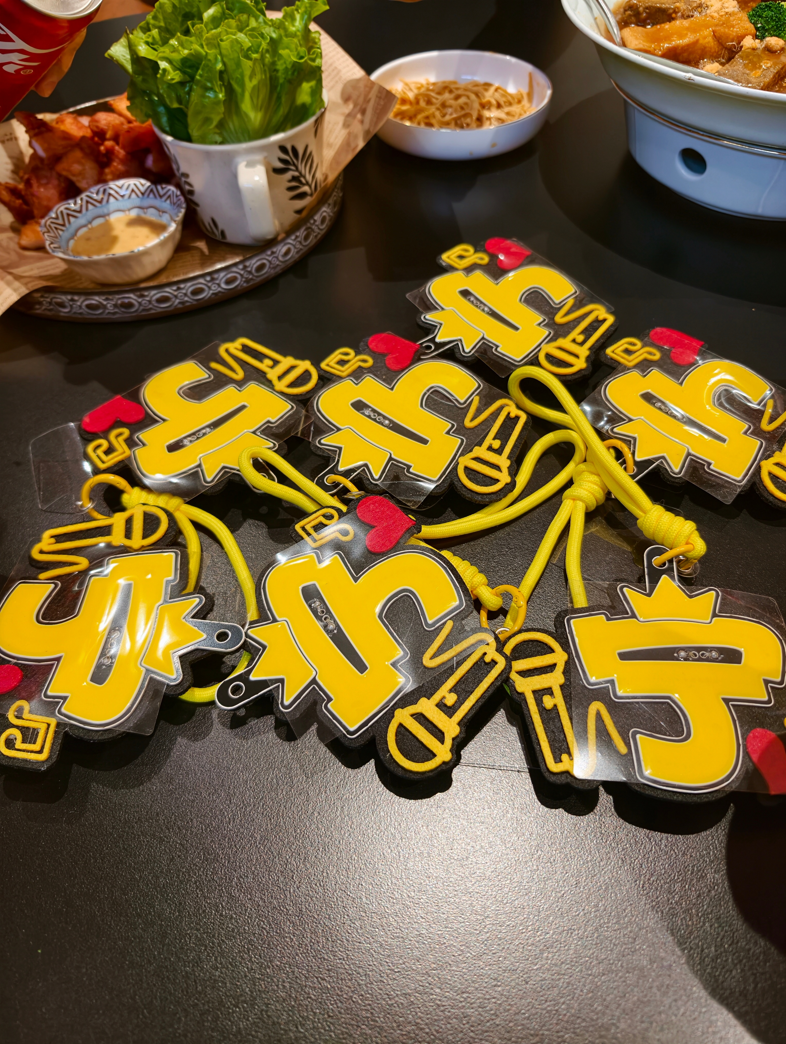 与美食相遇的瞬间，这不仅仅是一餐饭，这是一次与美好事物的深情拥抱，一次为平凡日子