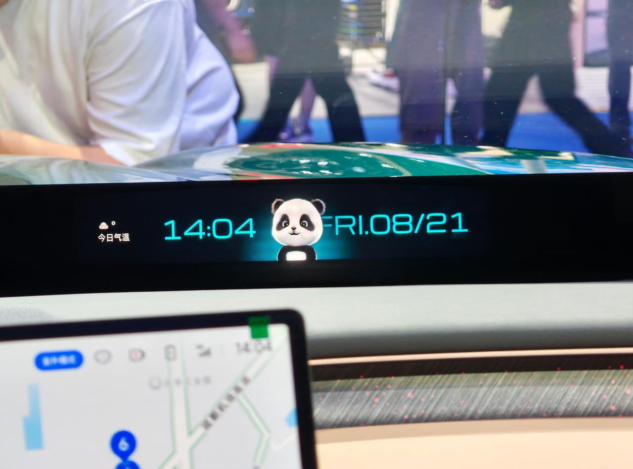 我靠？？？这什么车啊，我坐上去怎么感觉有点恍惚呢 ​​​