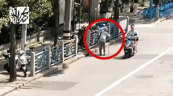 94岁阿婆摔倒额头淌血，死活要回家，民警没听她的，结果查出颅内出血……

202