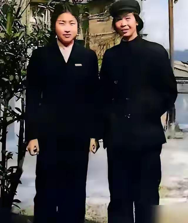 贺子珍是毛泽东的革命伴侣，曾与他并肩走过井冈山与长征最艰难的十年，却因种种原因自