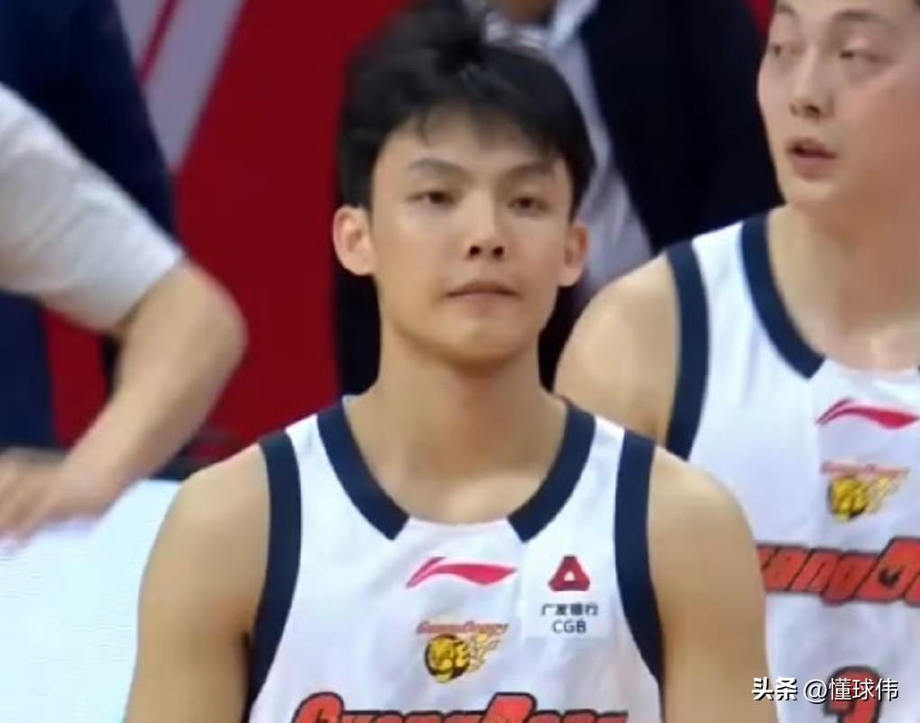 场上对手，场下朋友！庞峥麟谈徐杰：

“徐杰是非常有实力的球员。”

“我们在国