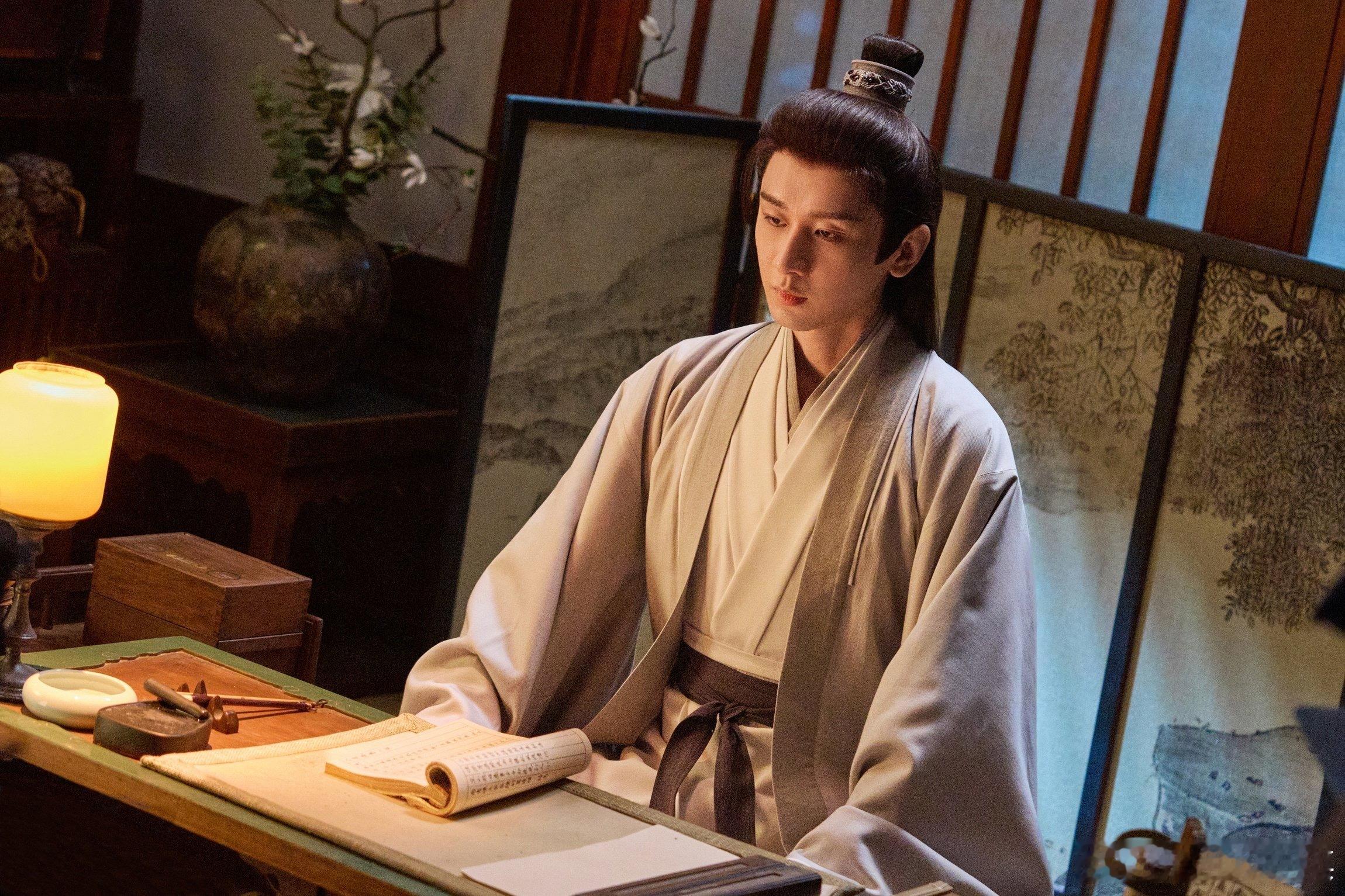 谢淮安带着妹妹的伞走向结局cy成毅长安二十四计十岁之后的谢淮安是为了复仇而生，在