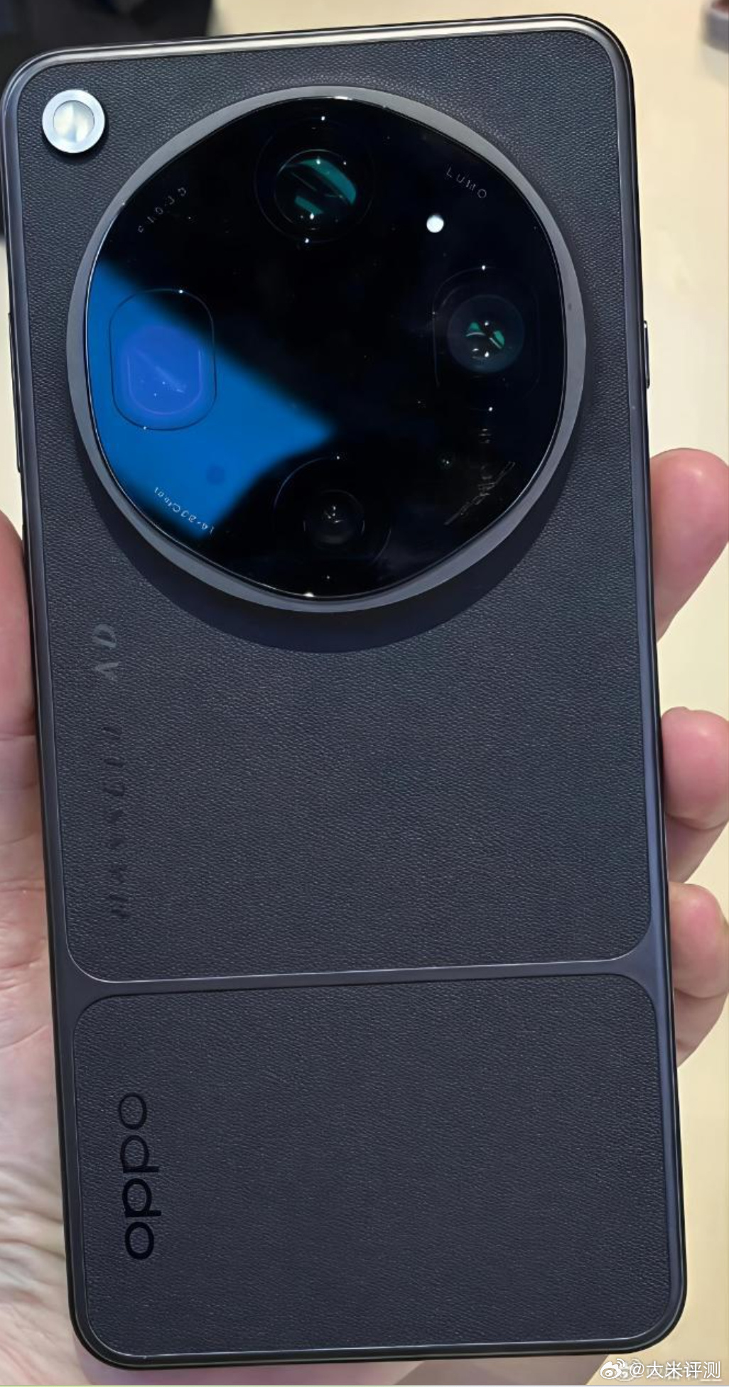 评论区网友分享的图，X9Ultra的哈苏联名版？ 