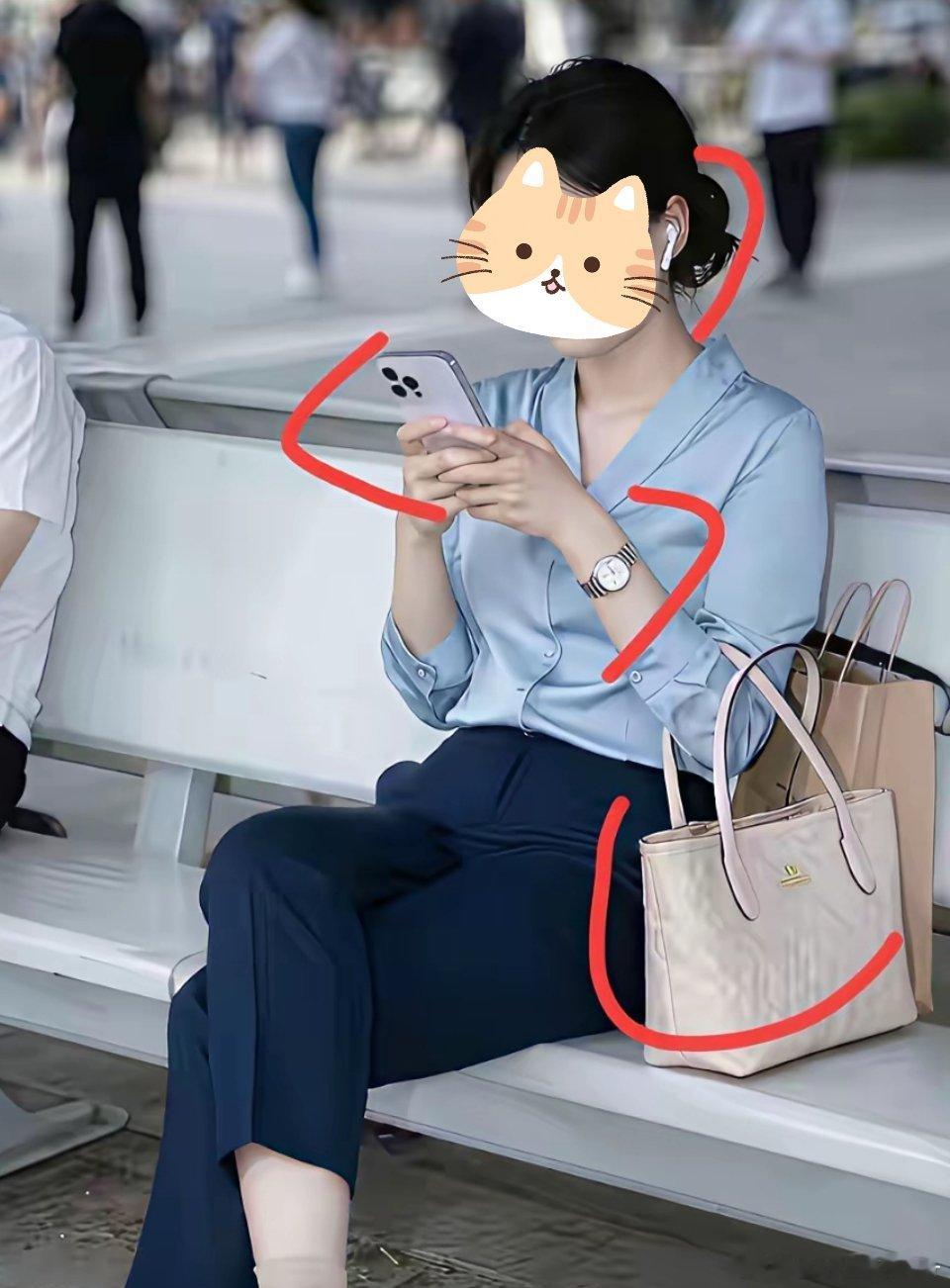 国内精英女士现在一般都是这四件套，一看就知道出自好单位。评论里肯定有人会问那为啥