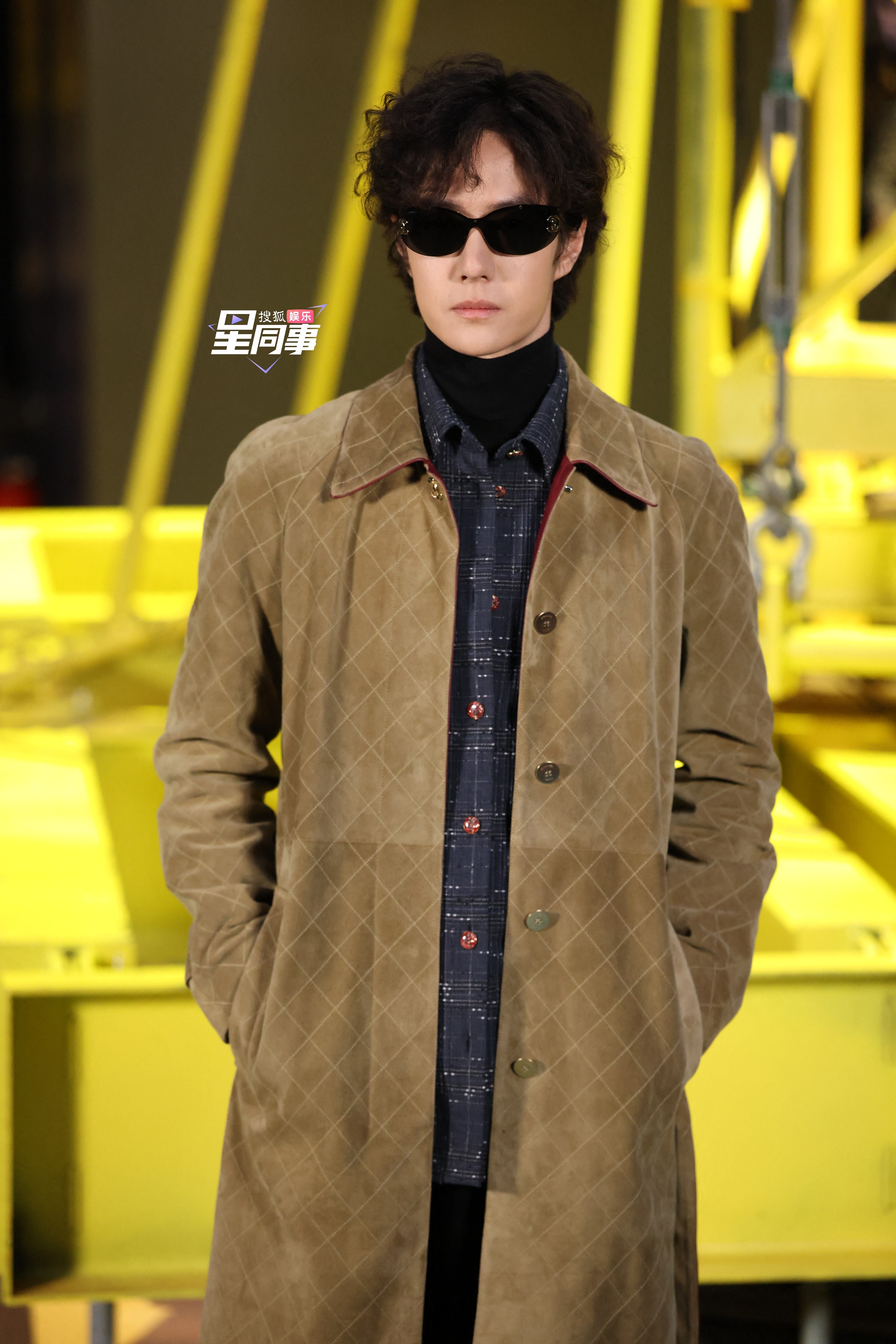 出席巴黎时装周 香奈儿大秀的亚洲明星们媒体生图来咯速览大家的看秀造型吧～王一博、