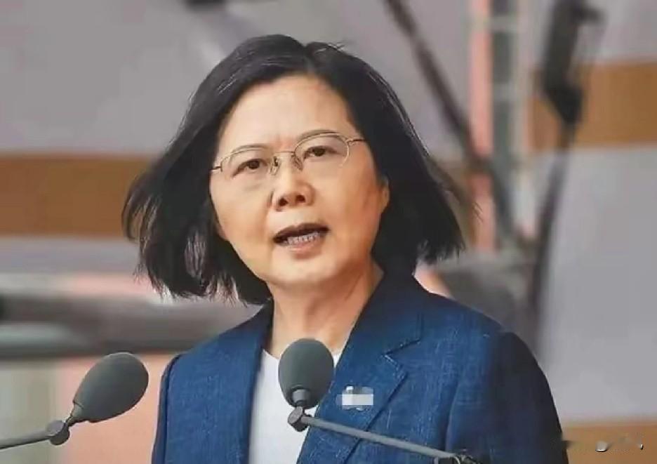 就在刚刚，
​​岛内传出消息，“台独首恶”蔡英文将于11月8日，窜访德国，并在1