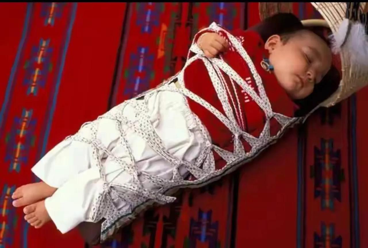 家里道不清理还乱的就是那婆媳关系！近日广东的网友吐槽，一对住城里的媳妇刚刚生了孩