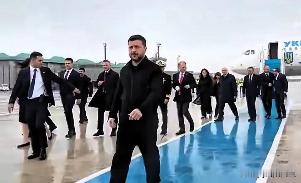 据乌克兰外交部消息，泽连斯基已准备好在土耳其与普京会面。 ​​​

拉倒吧，他明