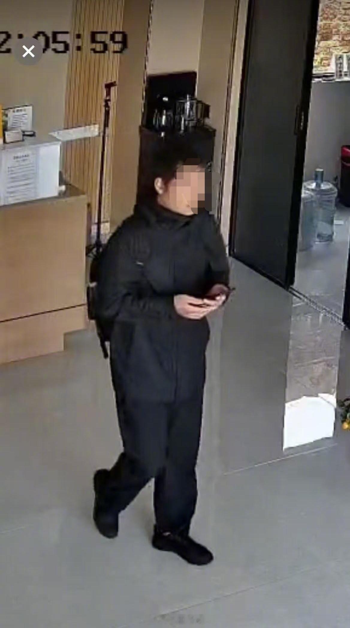 【多方回应21岁男生遗体在崖边被找到】半个多月前，21岁的大三男生杨某豪从安徽蚌
