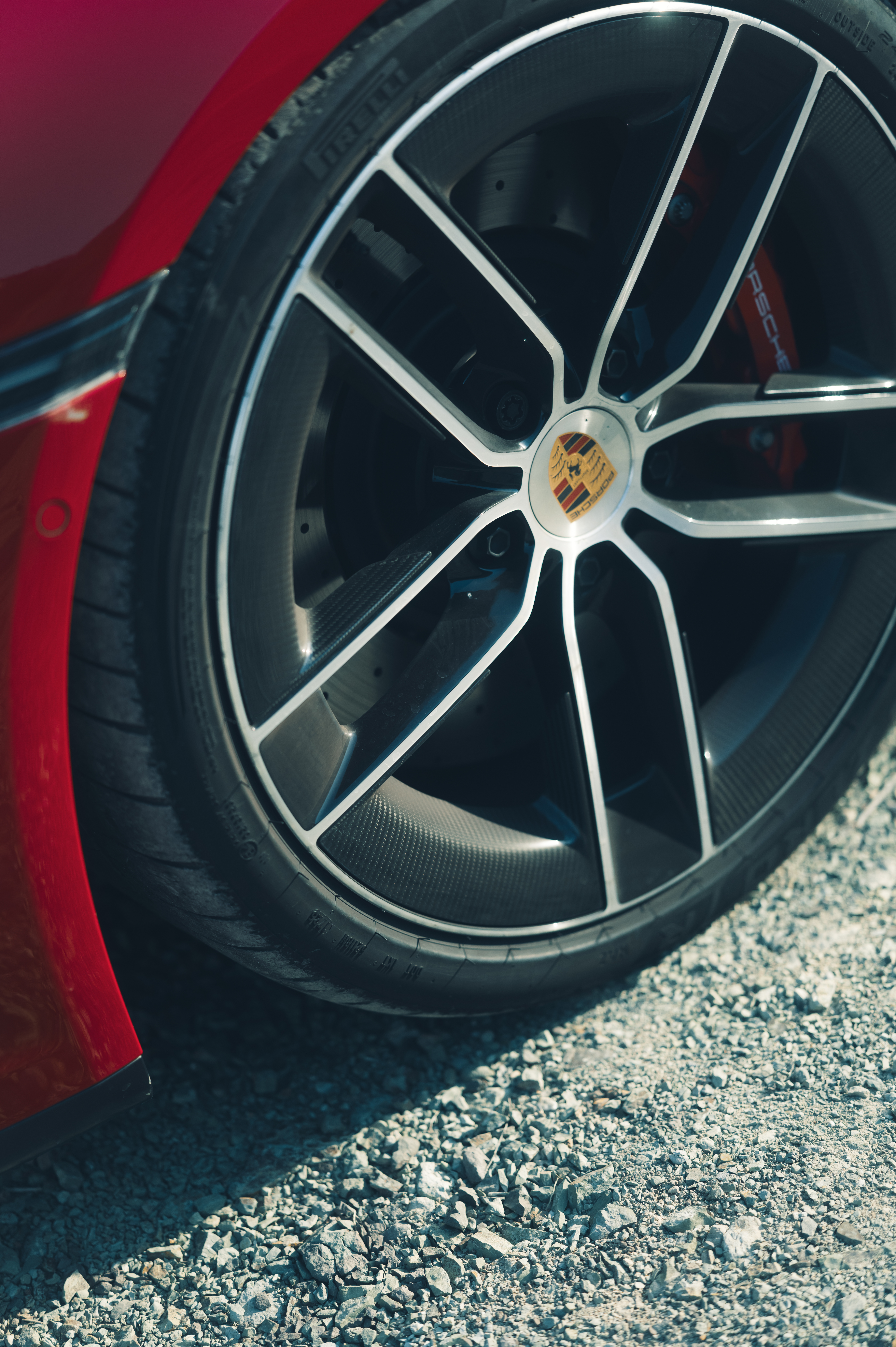 近距离感受一下 992.2 GTS 的“心情选装件儿”仅图里这几项，加一起已经超