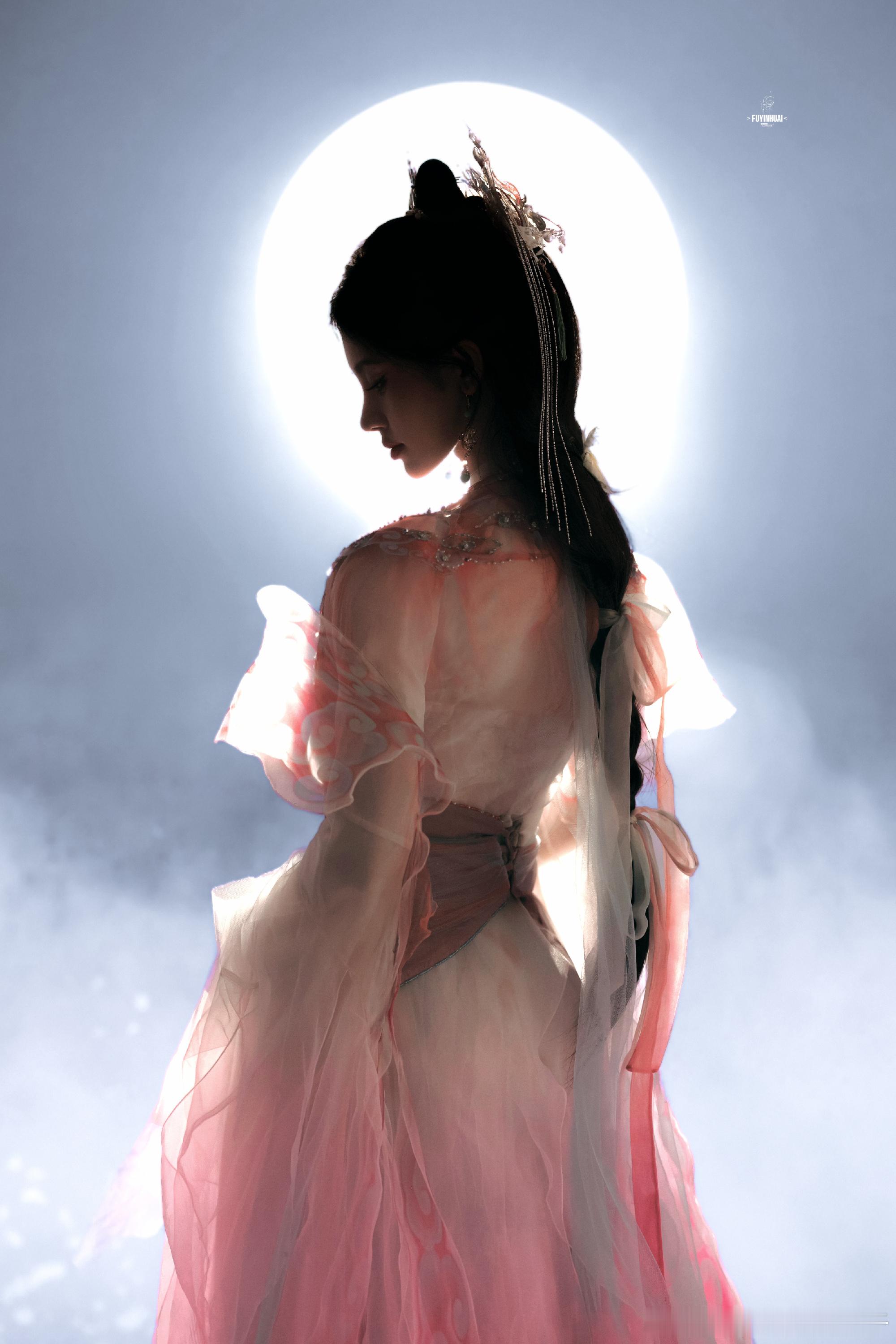 鞠婧祎《壁上观》造型，妈妈呀！我看见真嫦娥了～ 