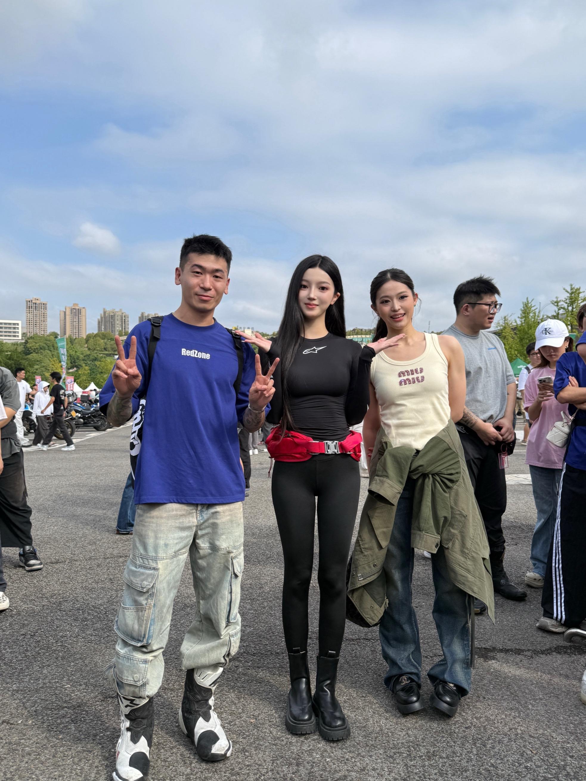 偶遇我的粉丝了（抽象版
