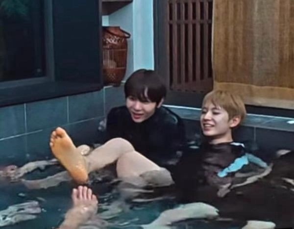 理性讨论 得能勇志的大黄🦶胸毛和吴是温的汗液哪个更 ex 