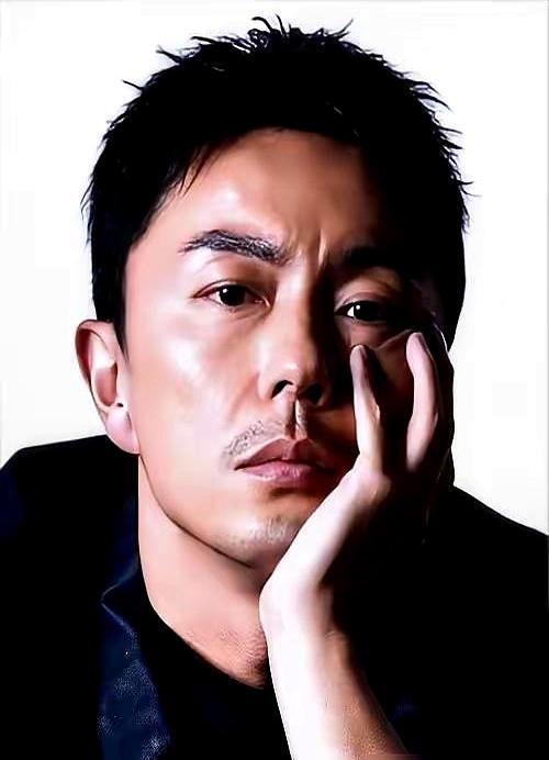 谢苗一句“比不了”，扯下了内娱动作片的遮羞布。
 
记者问他功夫比李连杰差在哪，