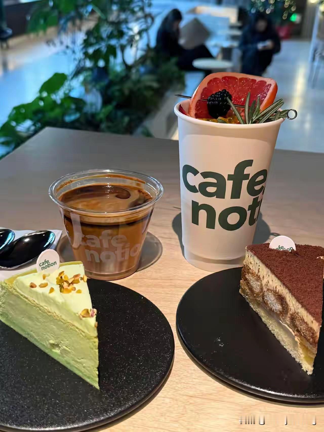 我们执着于某个兴趣
为兴趣付出大量时间和努力
或许不能带来世俗的成功
却能让人体