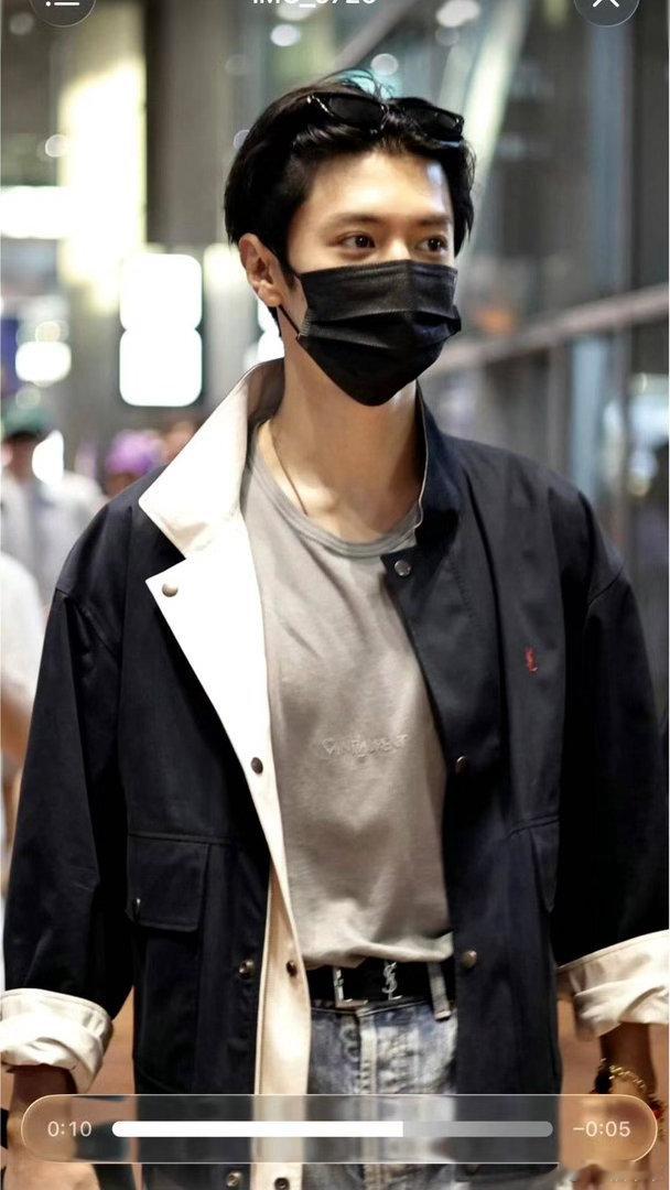 陈哲远巴黎到达生图陈哲远巴黎到达素颜生图 远远终于到巴黎啦！凌晨的生图状态也太好