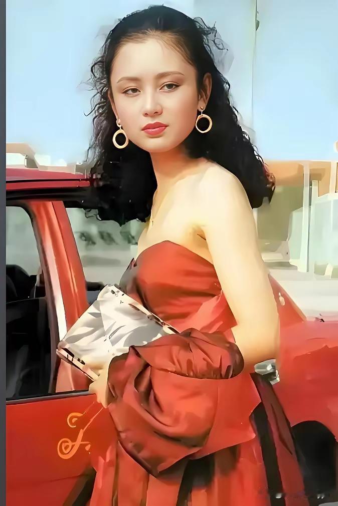 [呲牙]陈红的花期太短了。年轻时漂亮。你看现在。才50多岁。比一般的人衰老。