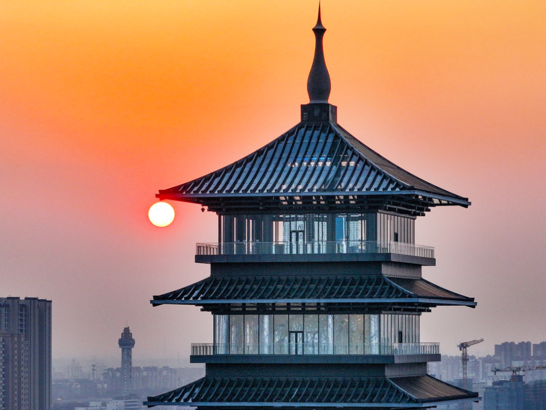 2025年新年贺词 河山添锦绣，星光映万家。愿新的一年祖国时和岁丰，繁荣昌盛。笑