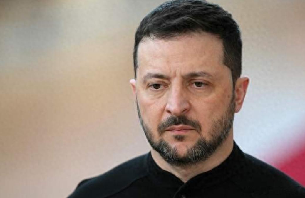 凤凰新闻全面妥协！泽连斯基先后做出三个表态：1、乌克兰放弃加入北约；2、乌克兰议