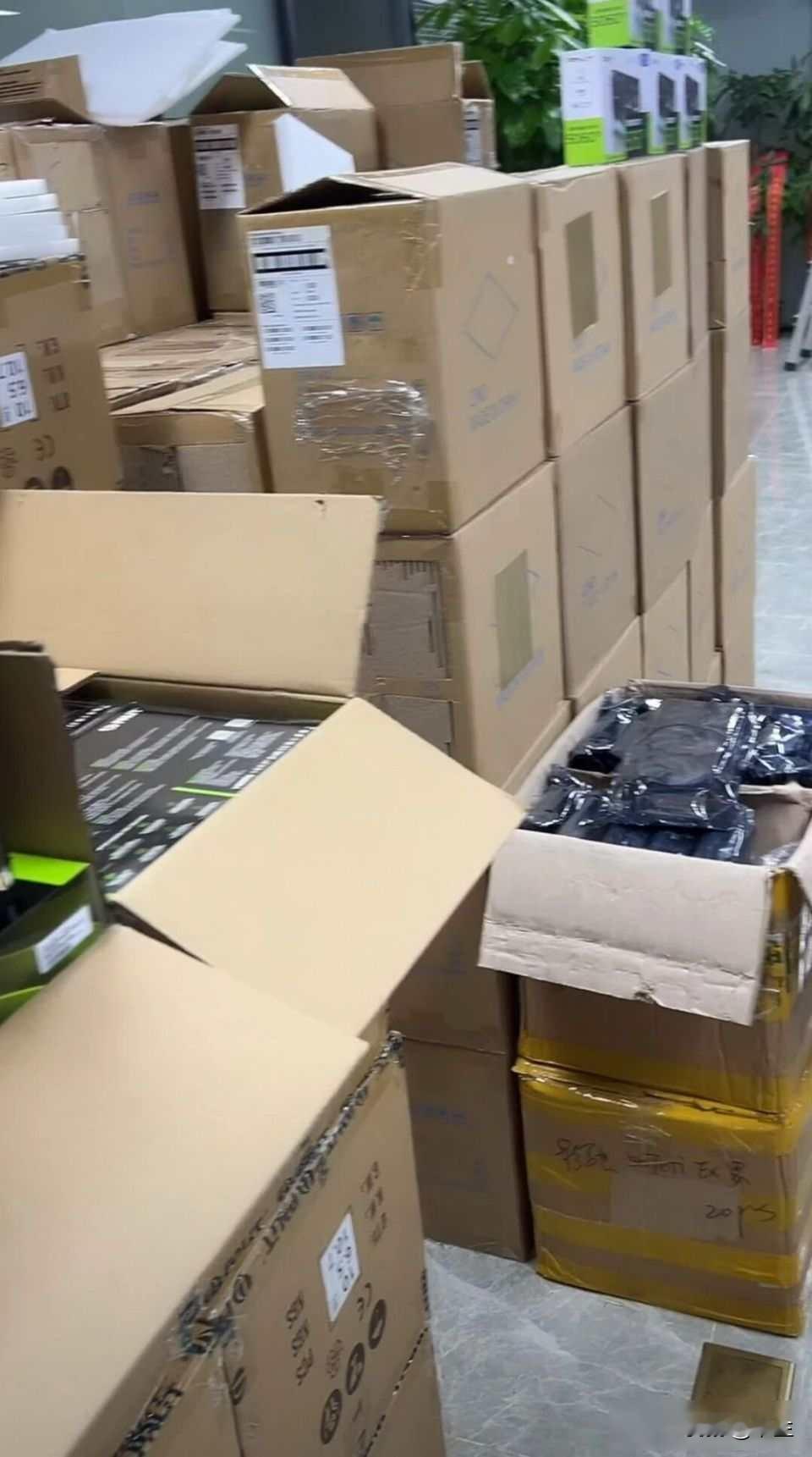 显卡价格一夜飞涨，厂商集体沉默，消费者只能干瞪眼

7月20号到27号，京东、淘