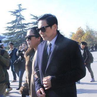 向华胜葬礼上，一张罕见的留影，这张照片拍摄于2014年11月24日，地点在北京。