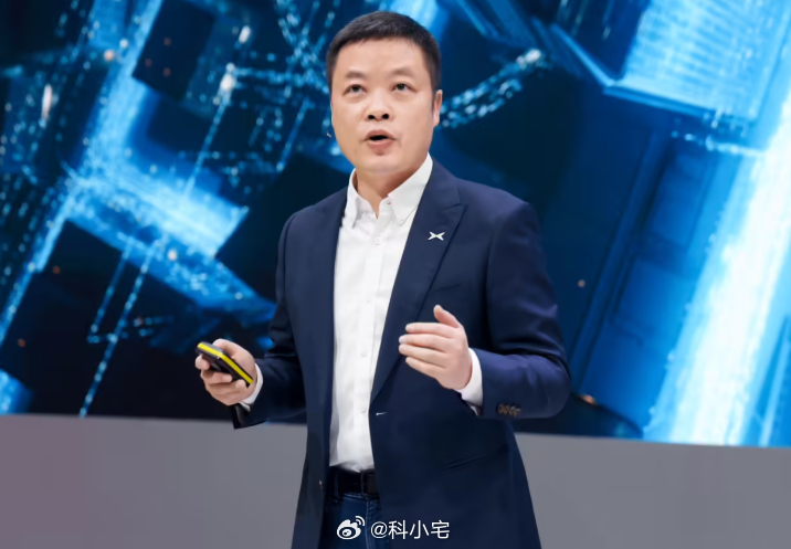 何小鹏指出，将公司创始人的姓名融入公司名称、品牌以及产品之中，既彰显出一种坚定的