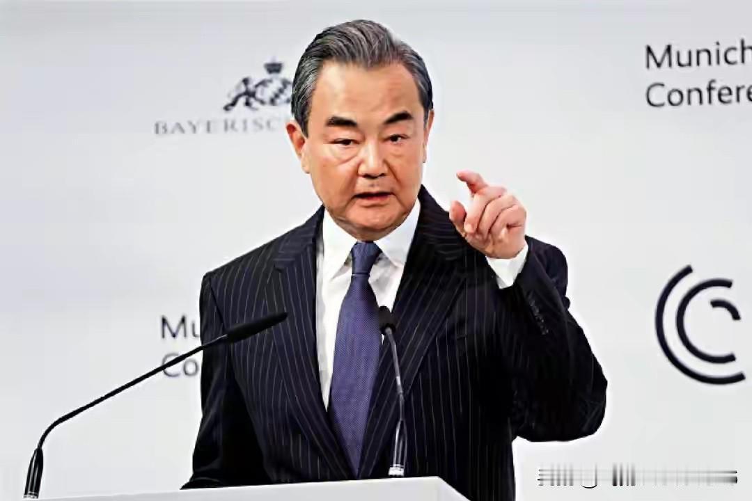 王毅外长警告日本若执意走回头路，必将自取灭亡！这是近十多年来中国外交部对外国干涉