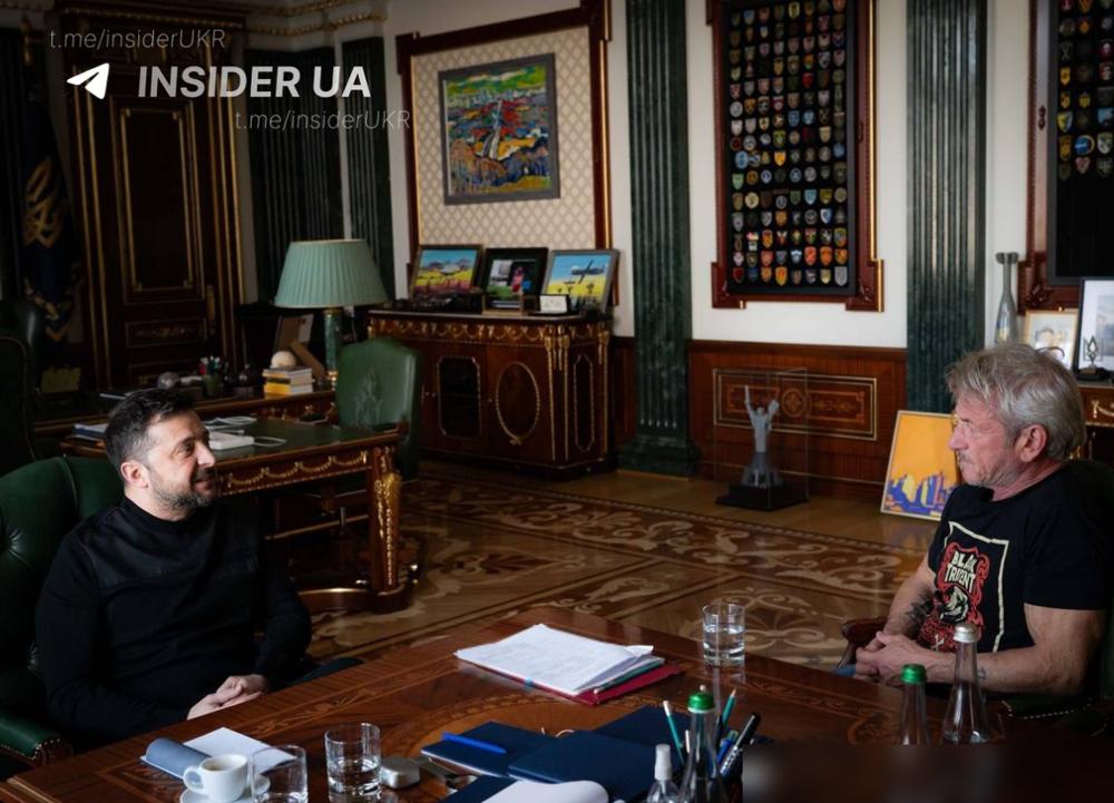 把奥斯卡小金人熔成子弹，打进敌人胸膛。
“如果奥斯卡敢不让泽连斯基上台，我就当