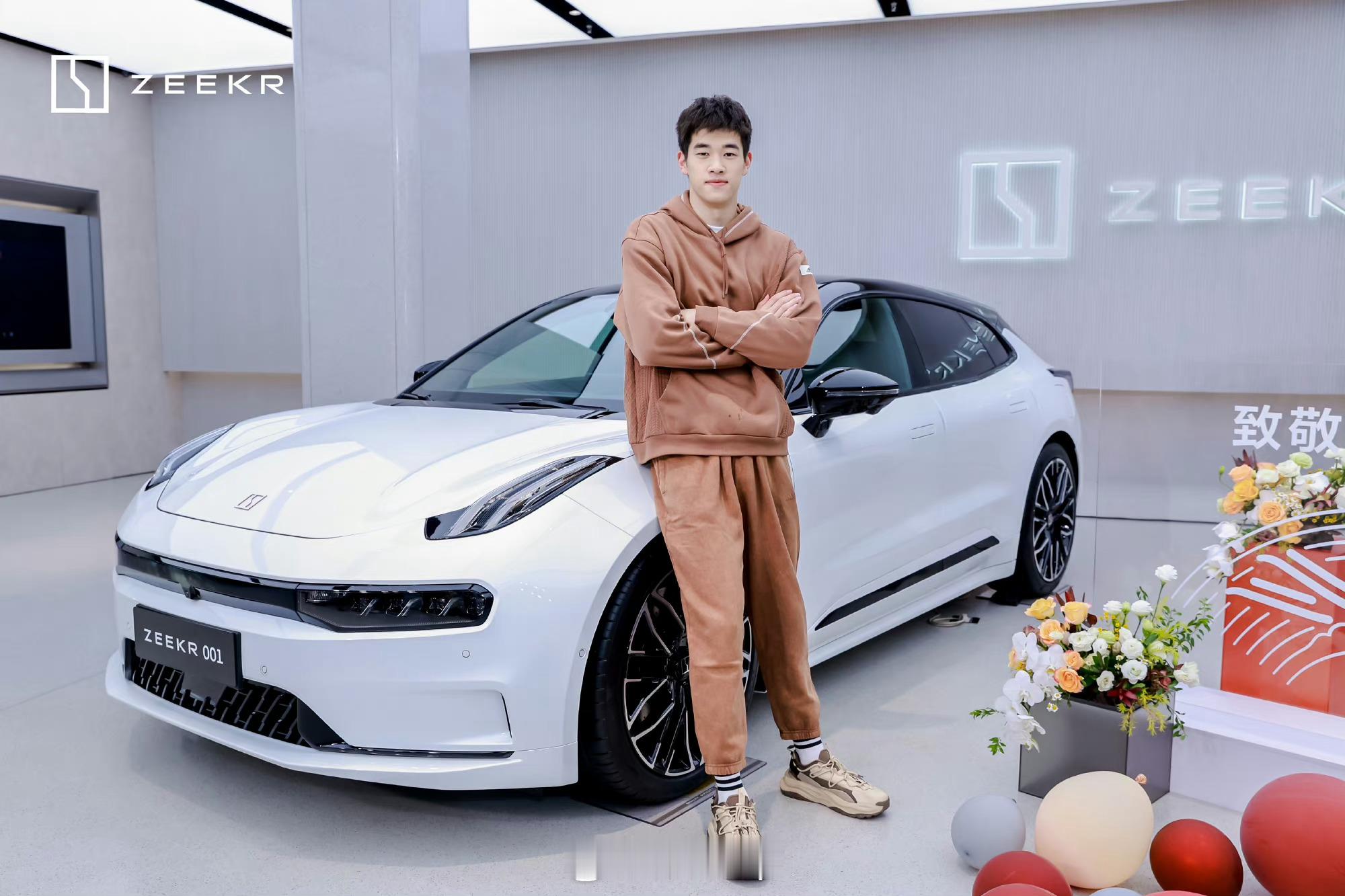 潘展乐开什么车？答案是极氪001，原来我和奥运冠军是车友，顿时觉得倍感荣幸！#东