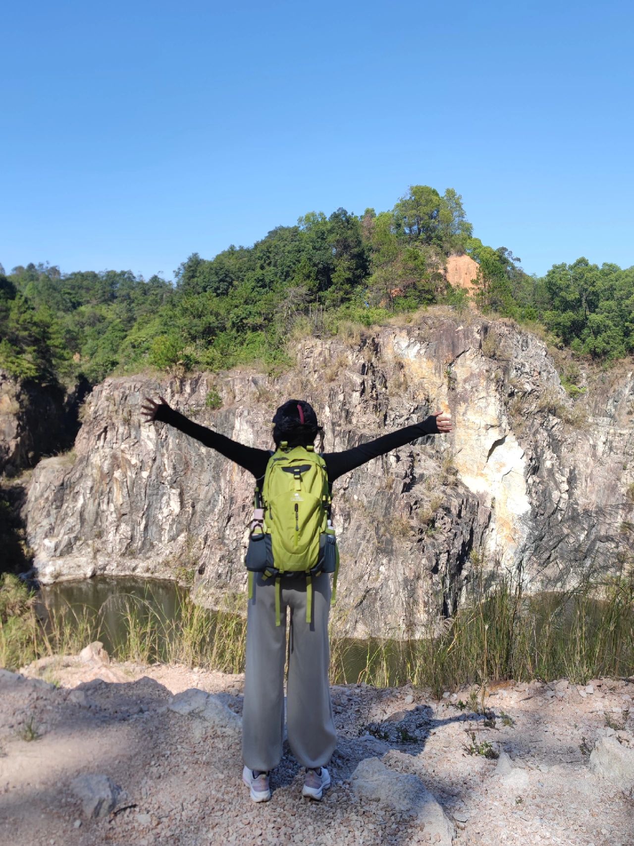 爬山的时候好像一切烦恼都消失了⛰️🧗‍♀️