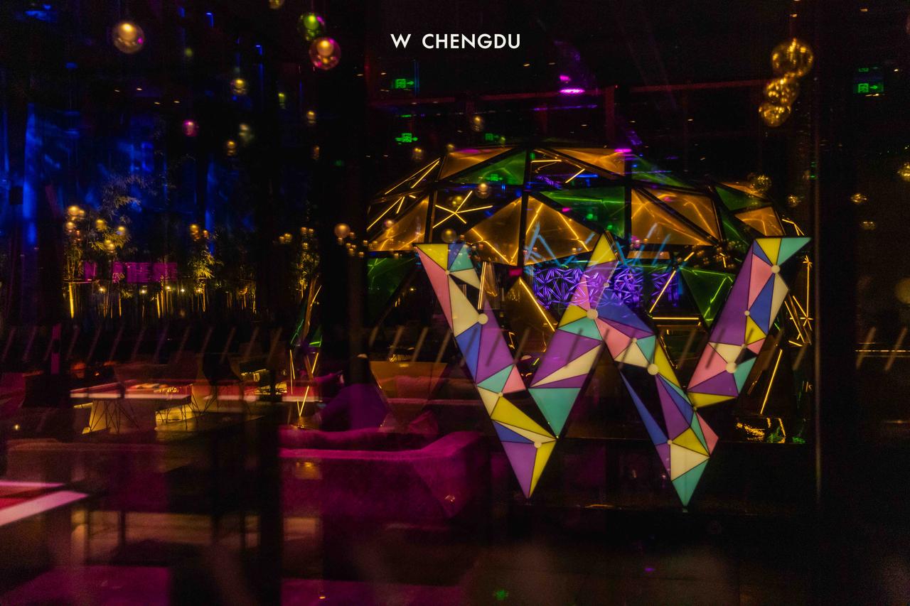 穿越三重门，双城风味夜叙｜成都W酒店SPARK燎屋顶酒吧×武汉STG三重门客座之